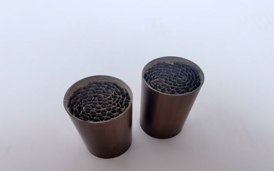 HC CO NOX Universal Catalyst Euro 4 5 6 محولات البلاتين بالاديوم الروديوم التحفيزية
