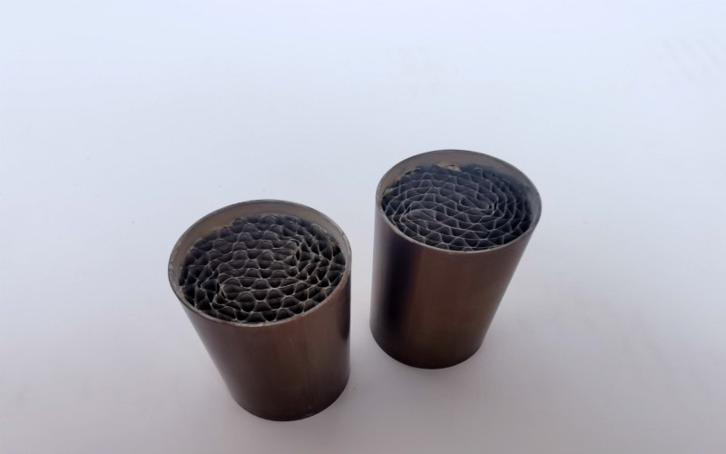 HC CO NOX Universal Catalyst Euro 4 5 6 محولات البلاتين بالاديوم الروديوم التحفيزية