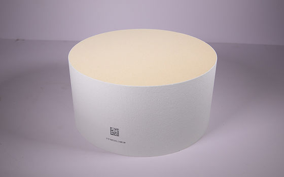 محفز قرص العسل الخزفي ذو مقاومة عالية للأكسدة مع قطر مسام صغير